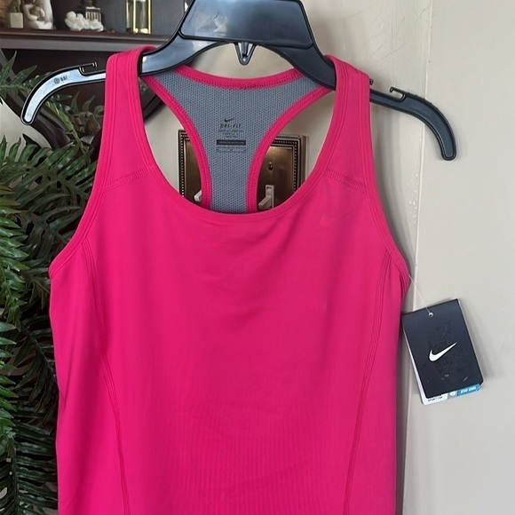 Brand New Nike Dri-Fit Pink Racerback Training Tank Top Lightly Padded Bra Cups - Picture 2 of 16